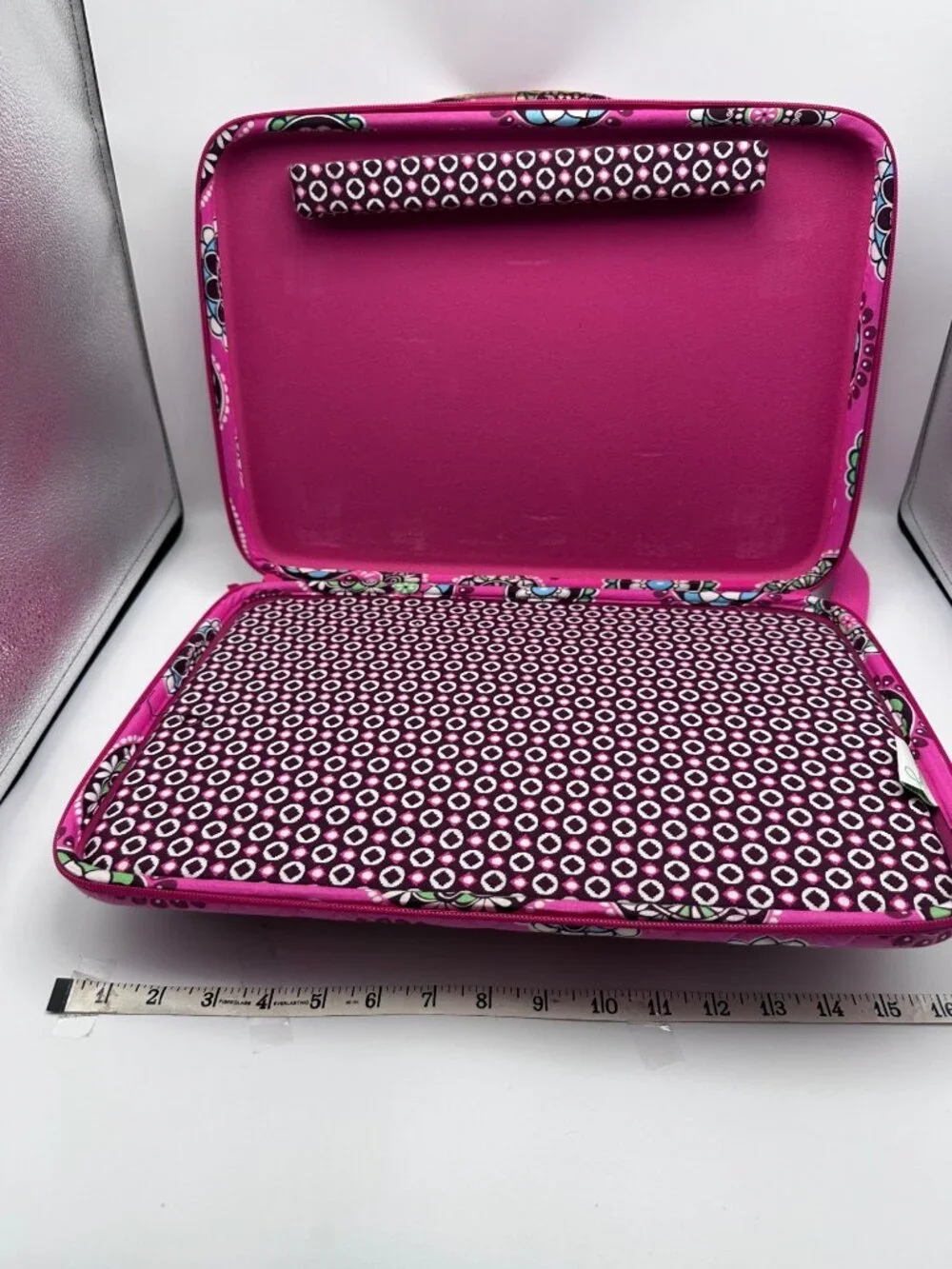 Vera Bradley Cupcakes Pink Circle Floral Quilted Laptop Case Adjustable Strap Ha